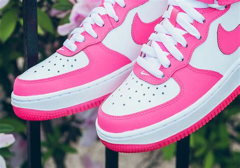 Nike pink air force 1